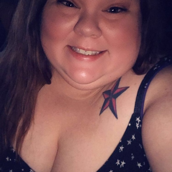 Meet your Posher, Mallory - Picture 3 of 4